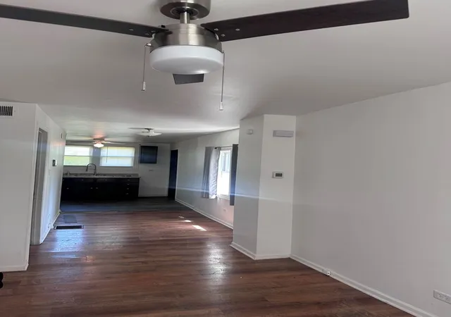 Photo 3 of Single family home for sale at 526 E 154th Place, Phoenix, IL 60426 | MLS# 12665327 | Listing updated on 2026-08-12