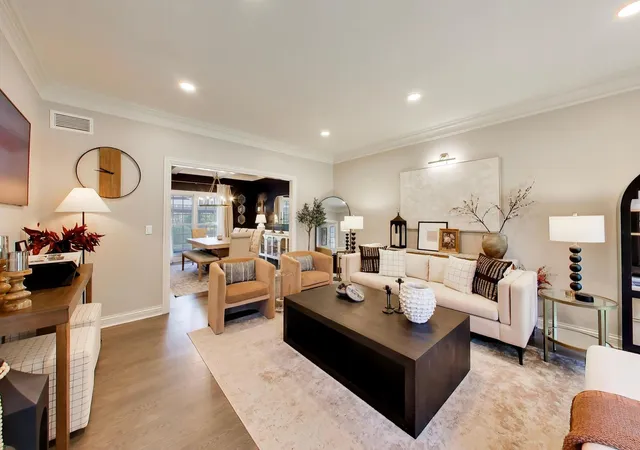 5th image of 724 Fairfield Ct, Westmont, IL 60559 | MLS# 12665360