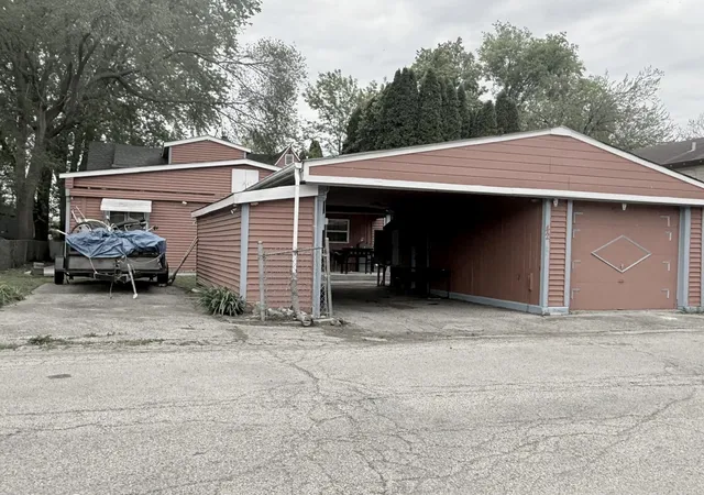 2nd image of 42 Rushmore Rd, Fox Lake, IL 60020 | MLS# 12665375