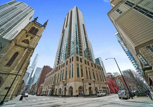 Homes for sale in Chicago, IL | 21 E Huron St, Chicago, IL 60611