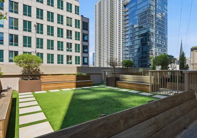 Homes for sale in Chicago, IL | 21 E Huron Street, Chicago, IL 60611 | Houzeo