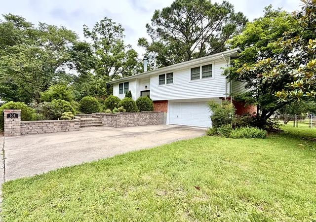 Homes for sale in Carbondale, IL | 101 N Rod Ln, Carbondale, IL 62901 | MLS# 12665479
