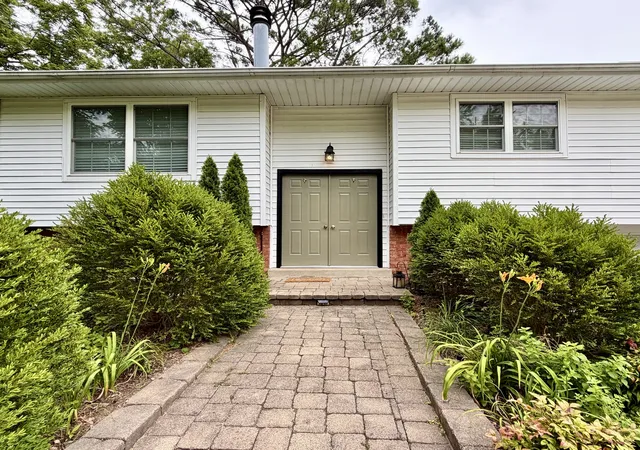 Homes for sale in Carbondale, IL | 101 N Rod Ln, Carbondale, IL 62901 | MLS# 12665479
