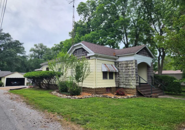 Homes for sale in Pinckneyville, IL | 312 N Beaucoup St, Pinckneyville, IL 62274 | MLS# 12665512