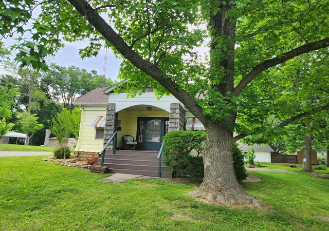 Homes for sale in Pinckneyville, IL | 312 N Beaucoup St, Pinckneyville, IL 62274 | MLS# 12665512