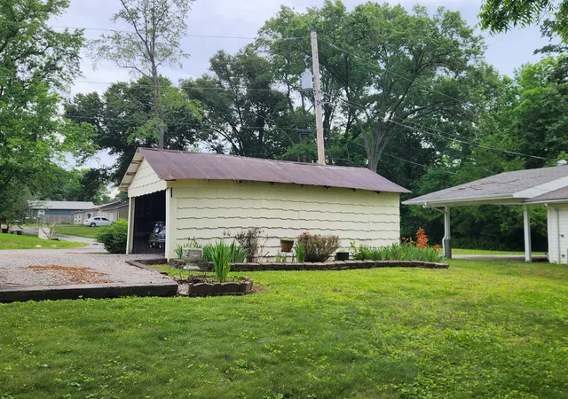 Homes for sale in Pinckneyville, IL | 312 N Beaucoup St, Pinckneyville, IL 62274 | MLS# 12665512
