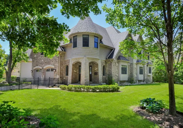 58th image of 605 Thornwood Dr, Naperville, IL 60540 | MLS# 12665517