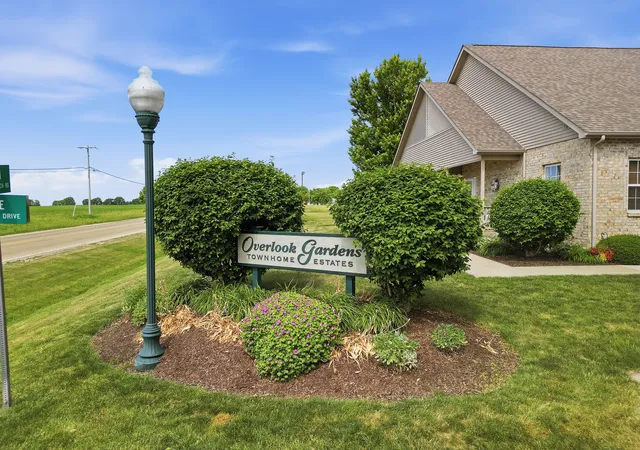 Homes for sale in Dixon, IL | 1676 Overlook Dr, Dixon, IL 61021 | MLS# 12665555