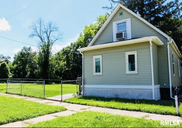 Homes for sale in Rock Island, IL | 602 5th St, Rock Island, IL 61201 | MLS# 12665570
