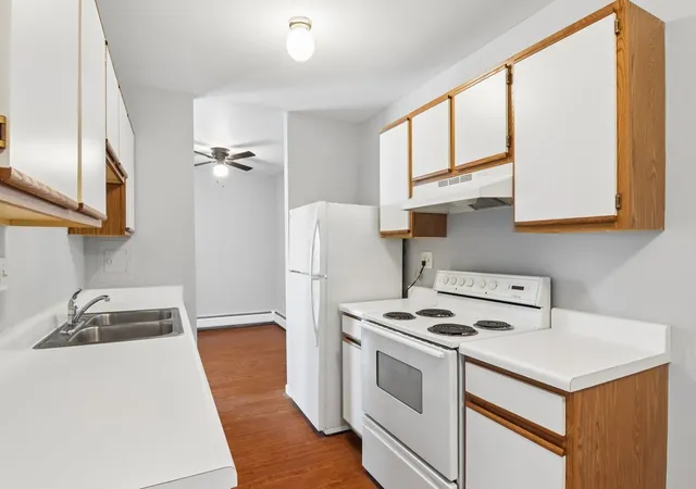 Homes for sale in Schaumburg, IL | 1806 Hemlock Pl #303, Schaumburg, IL 60173 | MLS# 12665590