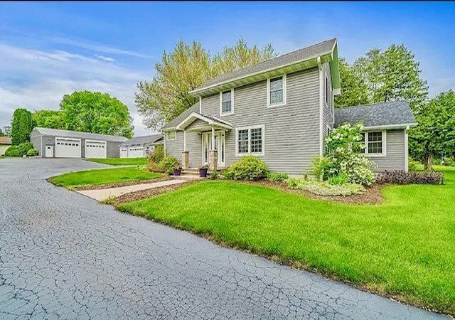 1st image of 2912 Woodlawn Rd, Sterling, IL 61081 | MLS# 12665611