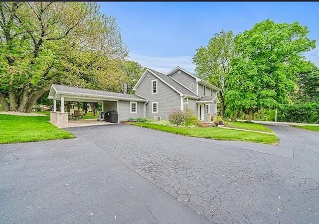 2nd image of 2912 Woodlawn Rd, Sterling, IL 61081 | MLS# 12665611