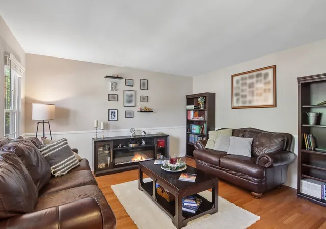 Homes for sale in Lake In The Hills, IL | 3880 Thornberry Wy, Lake In The Hills, IL 60156 | MLS# 12665623