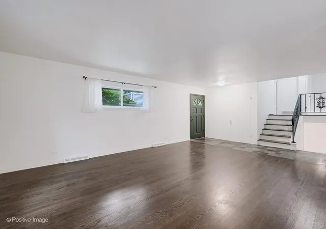 3rd image of 229 S Milton Ave, Glen Ellyn, IL 60137 | MLS# 12665695