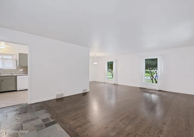 5th image of 229 S Milton Ave, Glen Ellyn, IL 60137 | MLS# 12665695