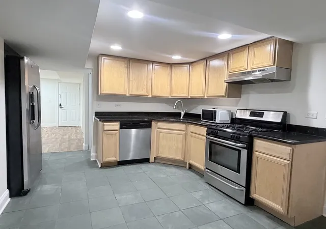 5th image of 1712 N Washtenaw Ave, Chicago, IL 60647