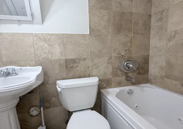 2nd image of 1712 N Washtenaw Ave, Chicago, IL 60647