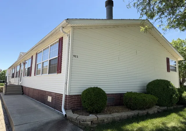 Homes for sale in Manteno, IL | 923 Apple Ln, Manteno, IL 60950 | MLS# 12665711