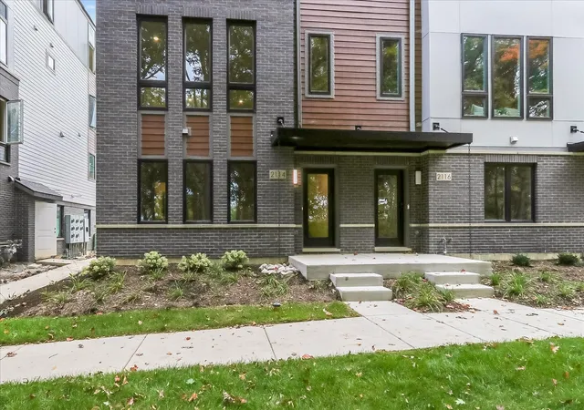 Photo 2 of Townhouse for sale at 2114 Iron Ridge Ln, Naperville, IL 60563 | MLS# 12665742 | Listing updated on 2026-10-17
