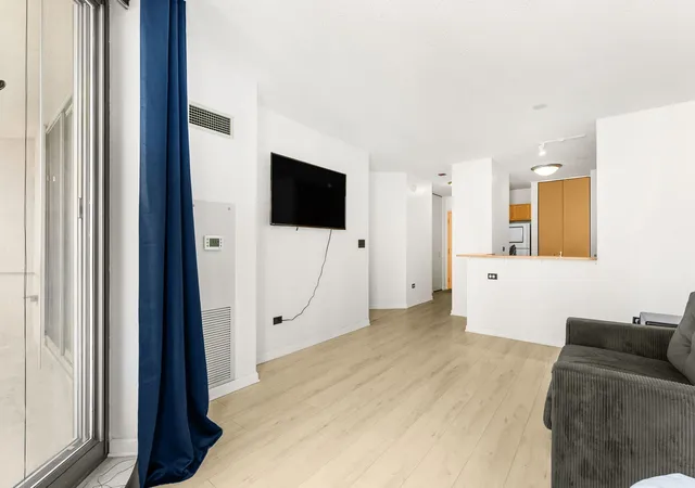 5th image of 222 N Columbus Dr #2207, Chicago, IL 60601 | MLS# 12665772