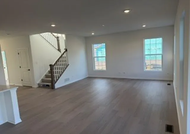 Photo 3 of Single family home for sale at 42 River Highlands Dr, Hawthorn Woods, IL 60047 | MLS# 12665881 | Listing updated on 2026-10-16