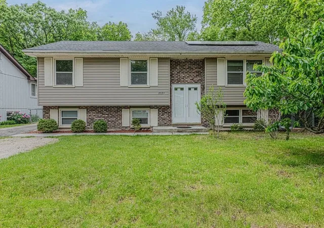 Homes for sale in Zion, IL | 2729 Lowery Ct, Zion, IL 60099 | MLS# 12665895