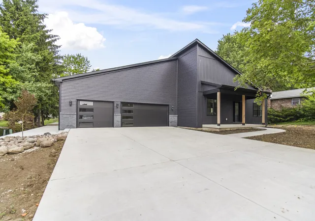 Homes for sale in Normal, IL | 1417 N Linden St, Normal, IL 61761 | MLS# 12665910