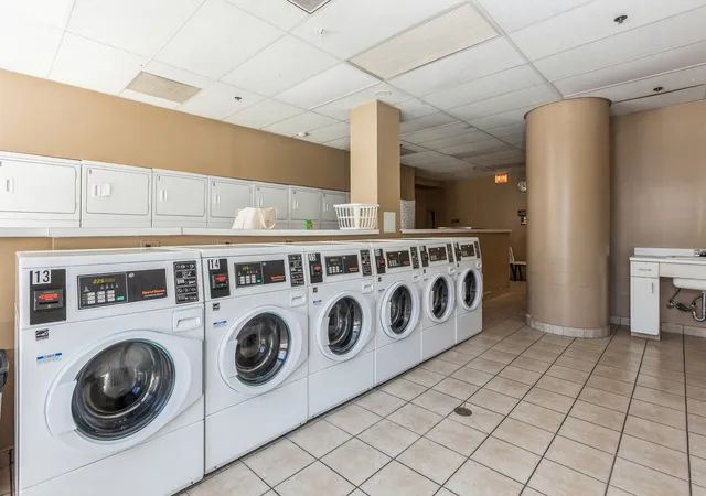 15th image of 111 W Maple St #3311, Chicago, IL 60610 | MLS# 12665984