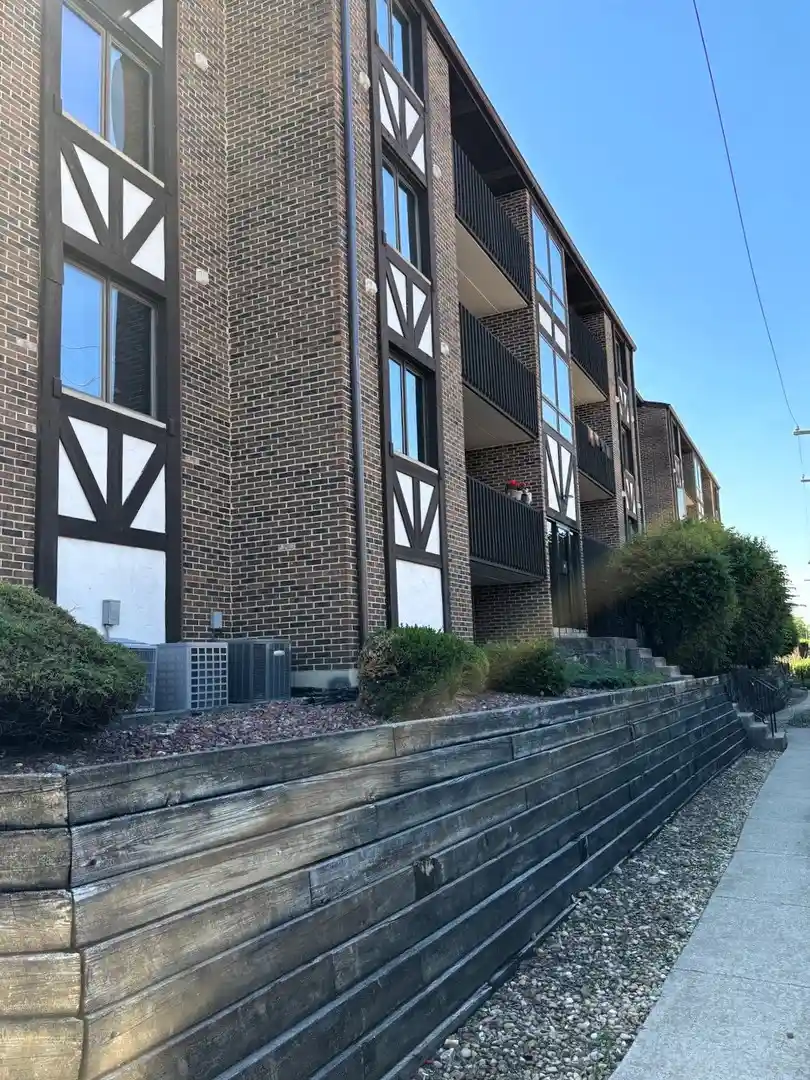 Listing Photo 2 - Condo for sale in 10320 Central Ave located at 10320 Central Ave, Oak Lawn, IL 60453 - Unit #304