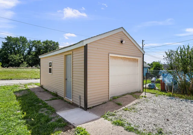 Homes for sale in East Moline, IL | 2010 3Y Ave, East Moline, IL 61244 | MLS# 12666011
