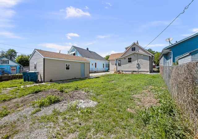Homes for sale in East Moline, IL | 2010 3Y Ave, East Moline, IL 61244 | MLS# 12666011