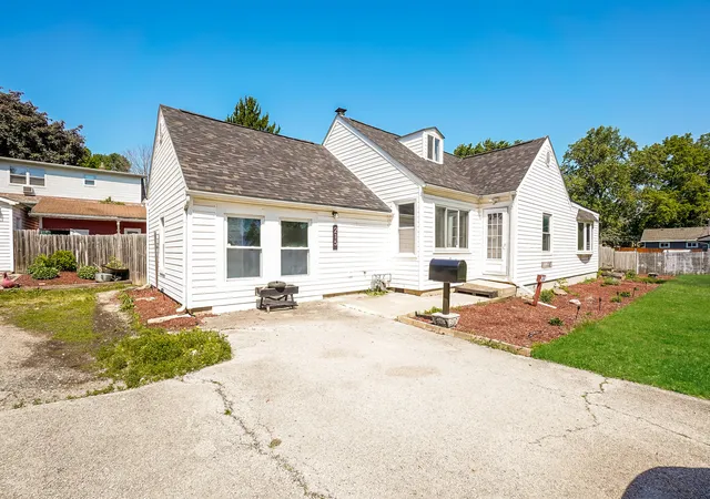 1st image of 215 S Prairie Rd Se, New Lenox, IL 60451 | MLS# 12666133