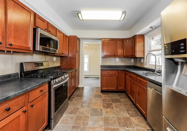 2nd image of 215 S Prairie Rd Se, New Lenox, IL 60451 | MLS# 12666133