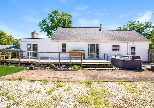 Photo 4 of Single family home for sale at 215 S Prairie Rd SE, New Lenox, IL 60451 | MLS# 12666133 | Listing updated on 2026-10-04