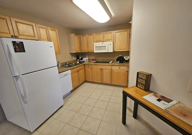 4th image of 123 Ctr St, Lake Geneva, WI 53147