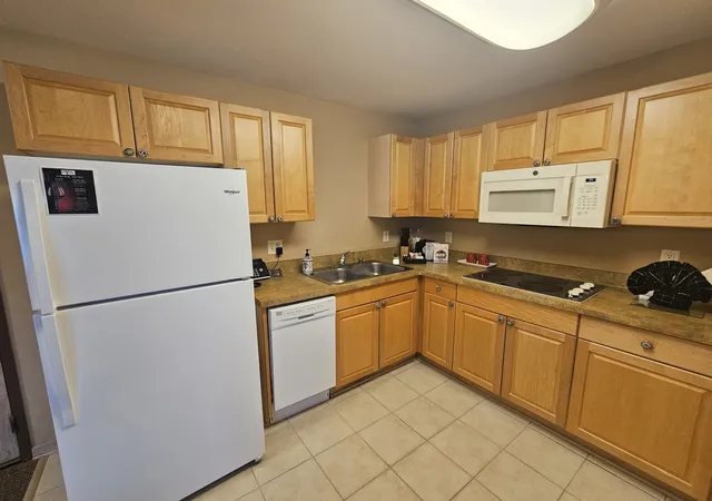 5th image of 123 Ctr St, Lake Geneva, WI 53147