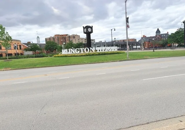 Homes for sale in Arlington Heights, IL | 1025 S Fernandez Avenue, Arlington Heights, IL 60005 | Houzeo