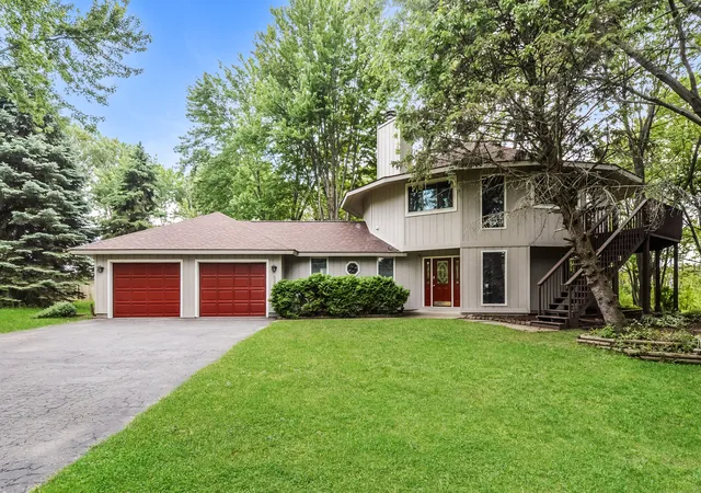 Single family home for sale at 526 Towne Ct SE, Gilberts, IL 60136 | MLS# 12666162