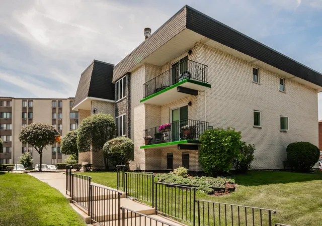 Photo 1 of Condo for sale at 4041 W 97th Street #2N, Oak Lawn, IL 60453 | MLS# 12666169 | Listing updated on 2026-09-11
