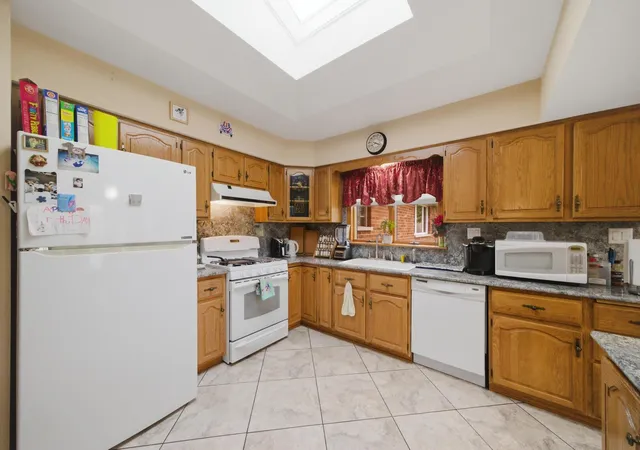 3rd image of 3N530 Lombard Rd, Addison, IL 60101 | MLS# 12666171