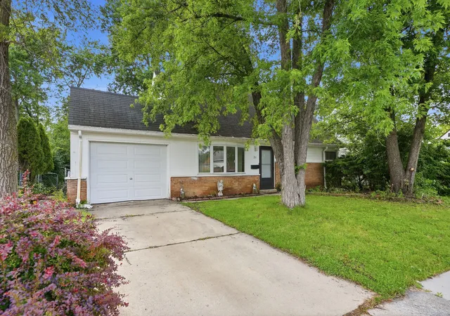 Photo 1 of Single family home for sale at 204 Washington St, Park Forest, IL 60466 | MLS# 12666189 | Listing updated on 2026-09-05