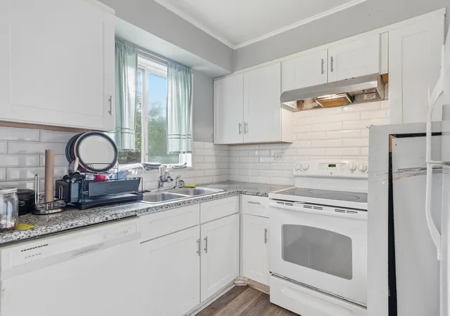 Photo 3 of Single family home for sale at 204 Washington St, Park Forest, IL 60466 | MLS# 12666189 | Listing updated on 2026-09-05