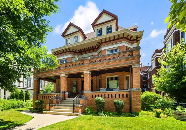 Homes for sale in Oak Park, IL | 711 Washington Blvd #2E, Oak Park, IL 60302 | MLS# 12666196