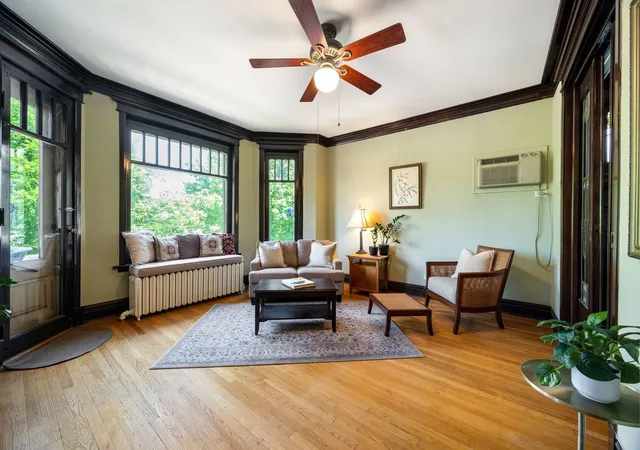 Homes for sale in Oak Park, IL | 711 Washington Blvd, Oak Park, IL 60302