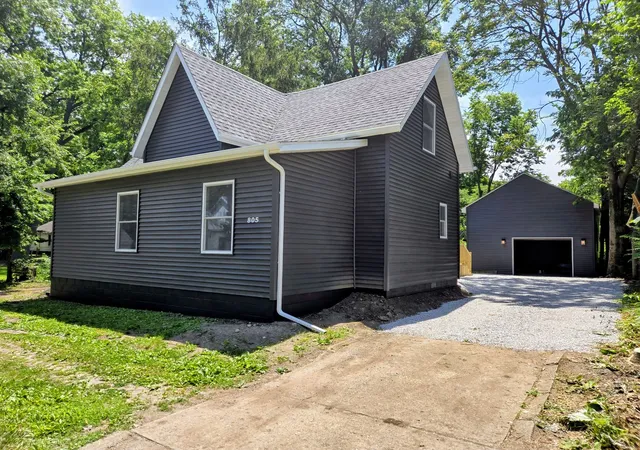 Homes for sale in Urbana, IL | 805 E California Ave, Urbana, IL 61801 | MLS# 12666258