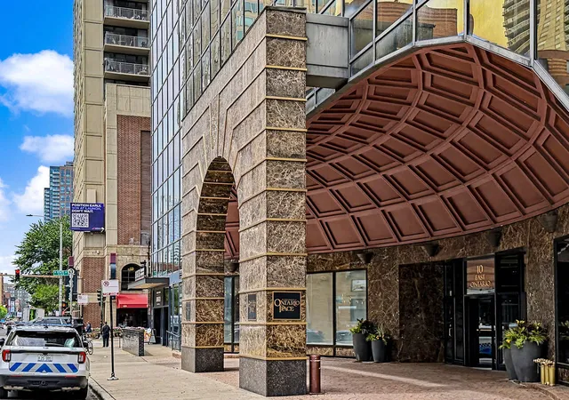Listing Photo 2 - Condo for sale in building located at 10 E Ontario St, Chicago, IL 60611 - Unit #4903