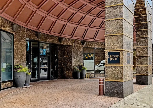 Listing Photo 3 - Condo for sale in building located at 10 E Ontario St, Chicago, IL 60611 - Unit #4903