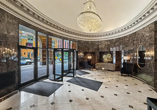 Listing Photo 5 - Condo for sale in building located at 10 E Ontario St, Chicago, IL 60611 - Unit #4903