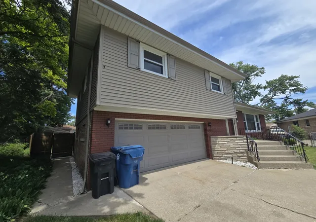 2nd image of 309 Streamside Dr, Harvey, IL 60426 | MLS# 12666281