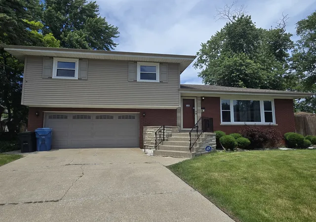 3rd image of 309 Streamside Dr, Harvey, IL 60426 | MLS# 12666281
